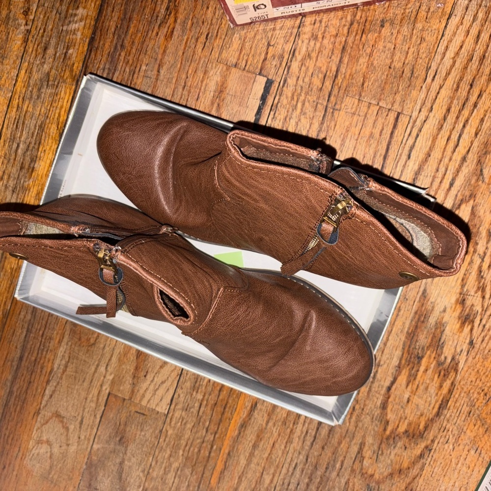 Brown Ankle Boots with Zipper